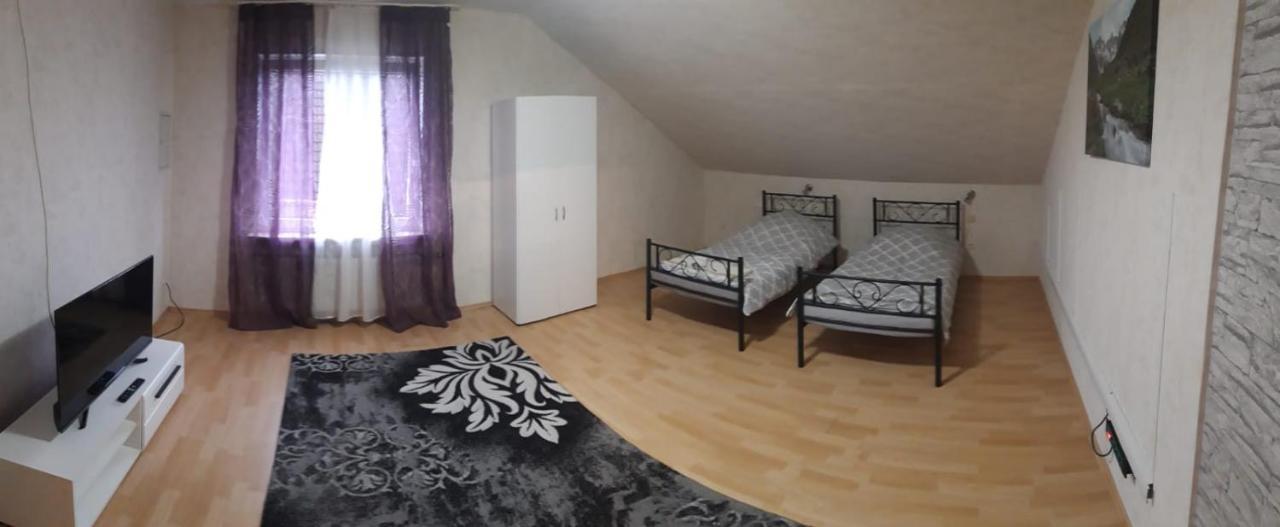 Ferienwohnung In Erftstadt Luaran gambar